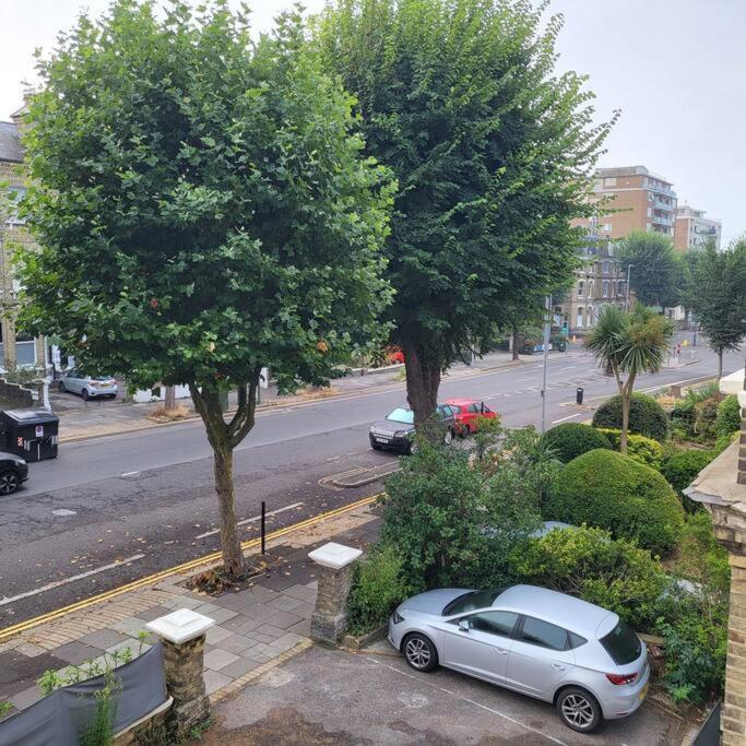 5 Luxury Spacious Loft - Prime Location - Comfortable Bed & Sofa Hove Esterno foto
