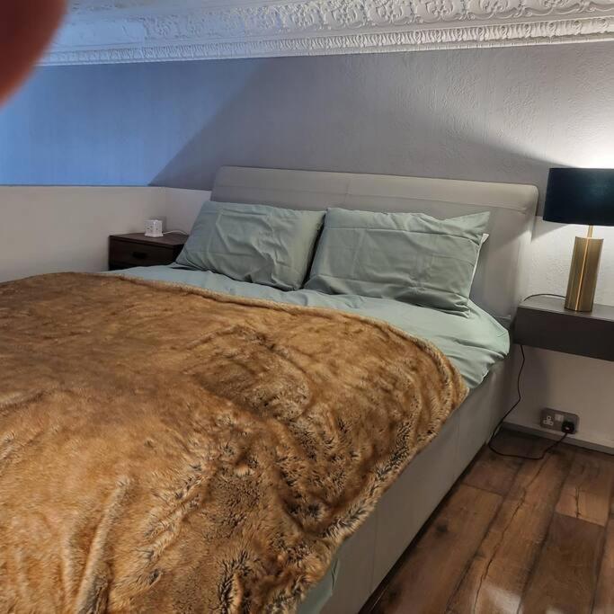 5 Luxury Spacious Loft - Prime Location - Comfortable Bed & Sofa Hove Esterno foto