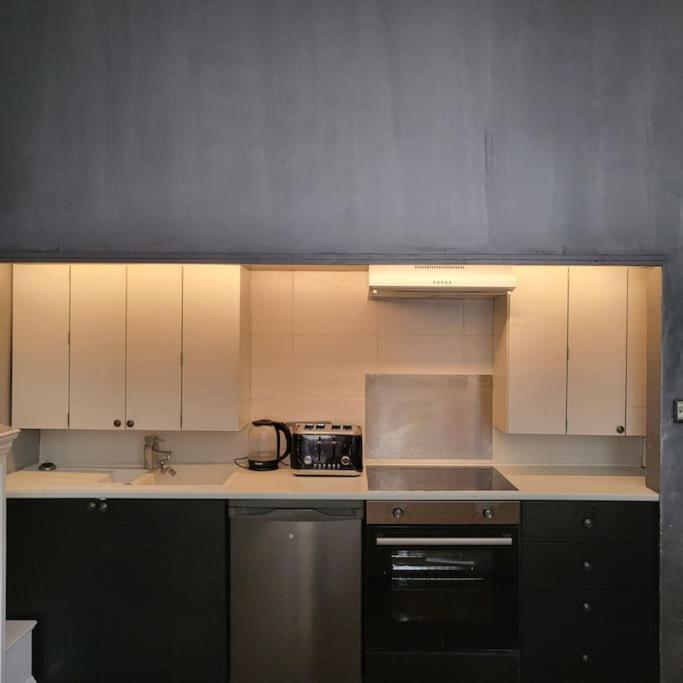 5 Luxury Spacious Loft - Prime Location - Comfortable Bed & Sofa Hove Esterno foto
