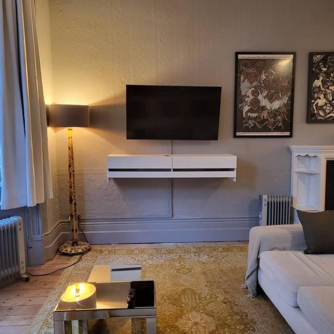 5 Luxury Spacious Loft - Prime Location - Comfortable Bed & Sofa Hove Esterno foto