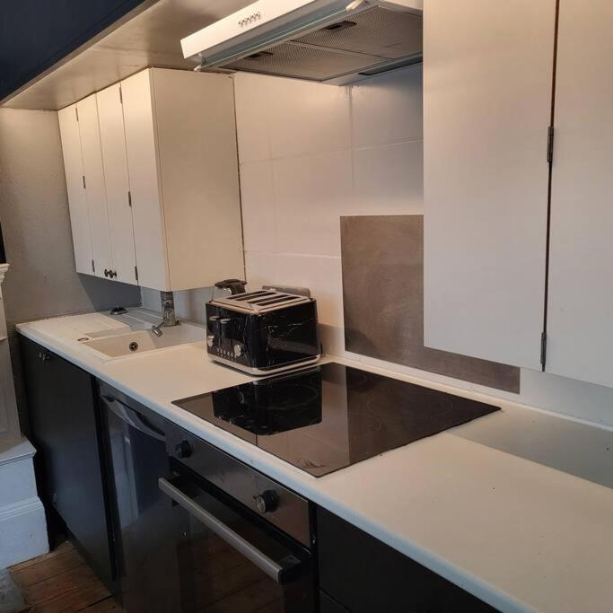 5 Luxury Spacious Loft - Prime Location - Comfortable Bed & Sofa Hove Esterno foto