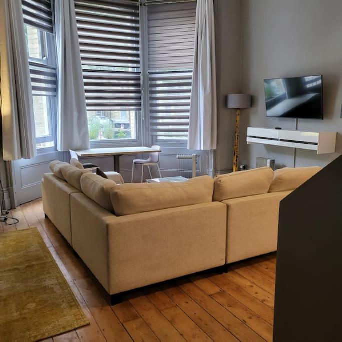 5 Luxury Spacious Loft - Prime Location - Comfortable Bed & Sofa Hove Esterno foto